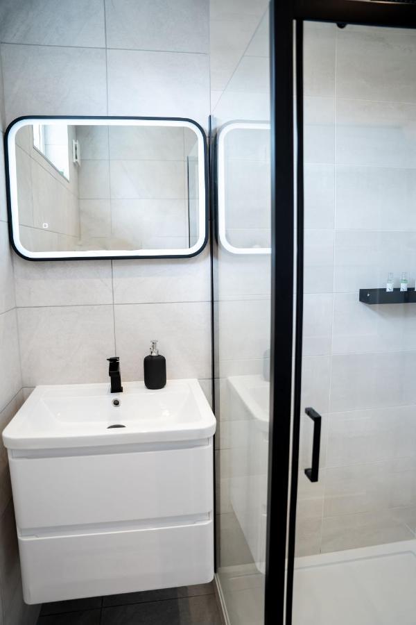 Luxurious Two Bedroom Apartment With Private Parking Perth Eksteriør bilde